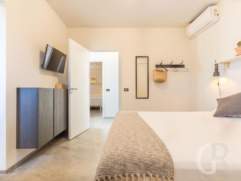 villa-persefone-grosses-bett.jpg