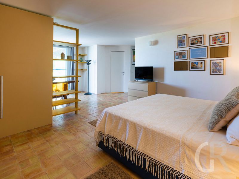 villa-pigna-blue-grosses-bett.jpg