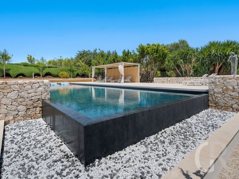 villa-pigna-blue-neues-schwimmbad.jpg