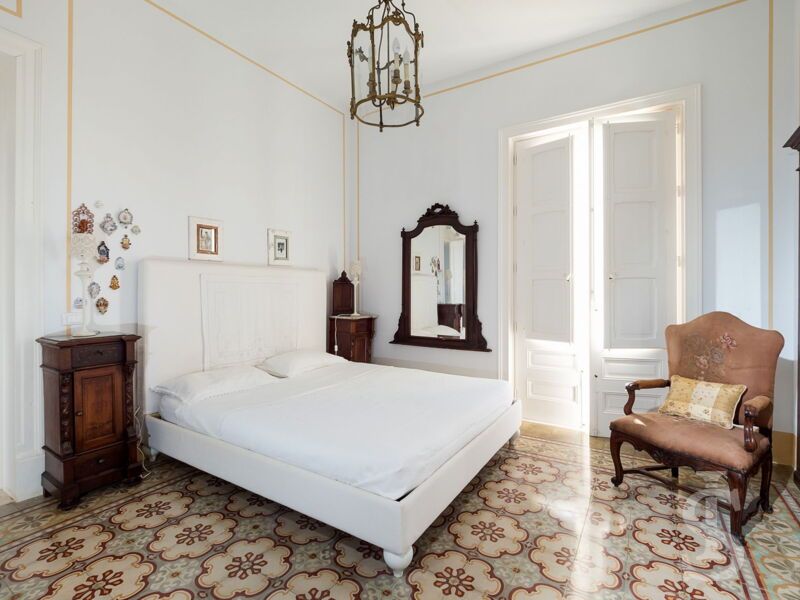 villa-ritrovato-grosses-schlafzimmer.jpg