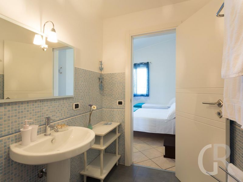 villa-timparosa-grosses-badezimmer.jpg