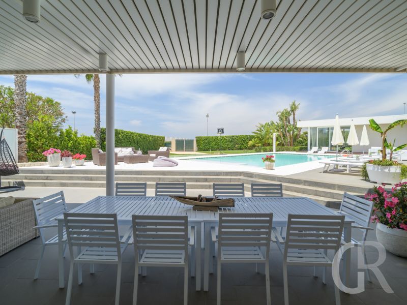 villa-venere-terrasse-mit-pool.jpg