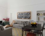 wohnraum-mit-sofa.jpg
