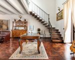 ferienhaus-carolina-wohnraum-mit-treppe.jpg