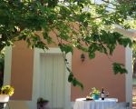 ferienhaus-gelso-kleiner-sitzplatz-vor-der-casa.jpg
