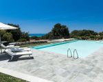 ferienhaus-ulivi-sonnenterrasse-am-pool.jpg