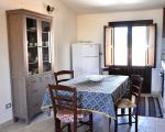 ferienwohnung-corrado-wohn-esskueche-mit-grossem-kuehlschrank-und-essplatz.jpg