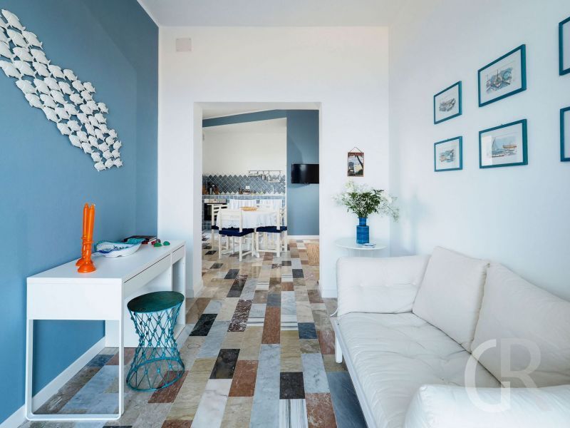 ferienwohnung-rifugio-wohnzimmer-mit-sofa.jpg