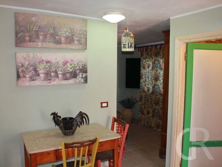 ferienwohnung-rino-mit-essplatz-in-der-kleinen-kueche.jpg