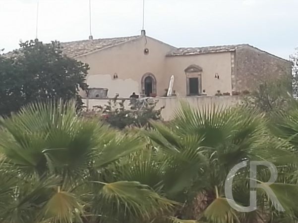 ferienwohnung-roccazzo-hauptgebaeudeteil.jpg