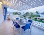 grecale-esstisch-auf-der-terrasse.jpg