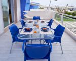 levante-balkon-mit-stuehlen.jpg