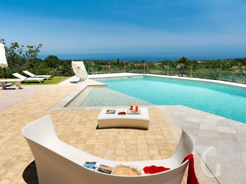 torretta-pool-mit-terrasse.jpg