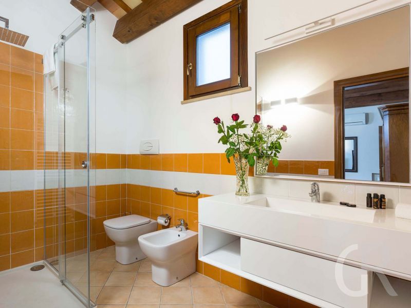 villa-ager-costa-dusche.jpg