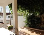 villa-al-mare-sitzplatz-im-freien-hinter-dem-ferienhaus.JPG