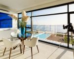 villa-angelina-wohnbereich-mit-blick-auf-den-pool.jpg