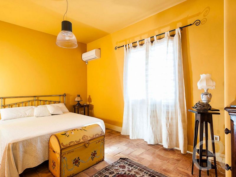 villa-arangea-schlafzimmer-mit-doppelbett.jpg