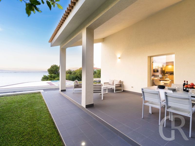 villa-artemare-terrasse-mit-meerblick.jpg