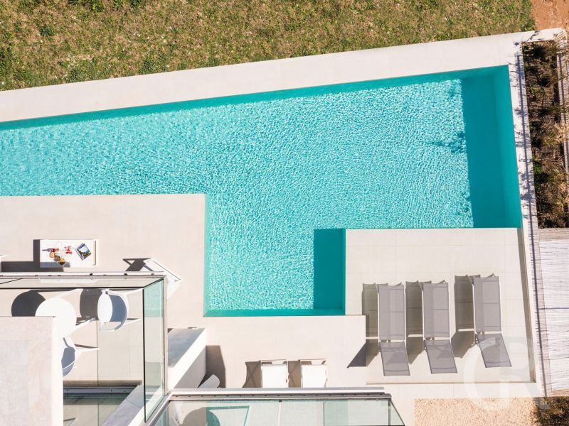 villa-bedda-matri-ppol-aus-der-luft.jpg