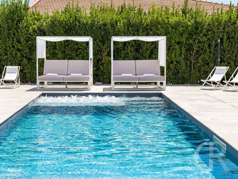 villa-bonita-grosser-pool.jpg