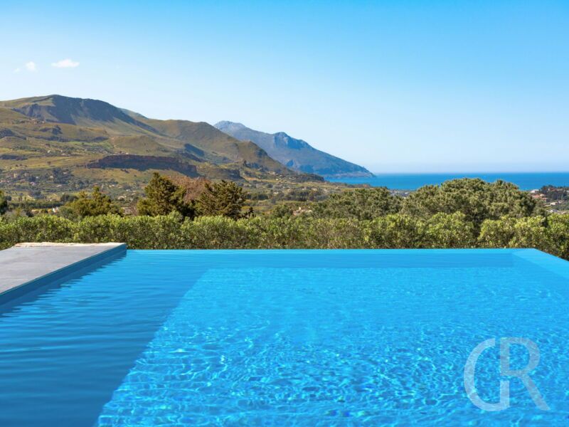 villa-dolce-vita-pool.jpg