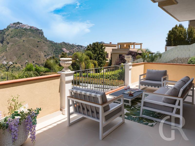 villa-giutitta-balkon-mit-blick.jpg