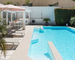 villa-giutitta-grosser-pool.jpg