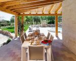 villa-kika-ueberdachte-terrasse.jpg