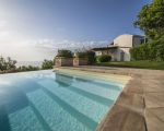 villa-laura-mit-einstieg-zum-pool.jpg