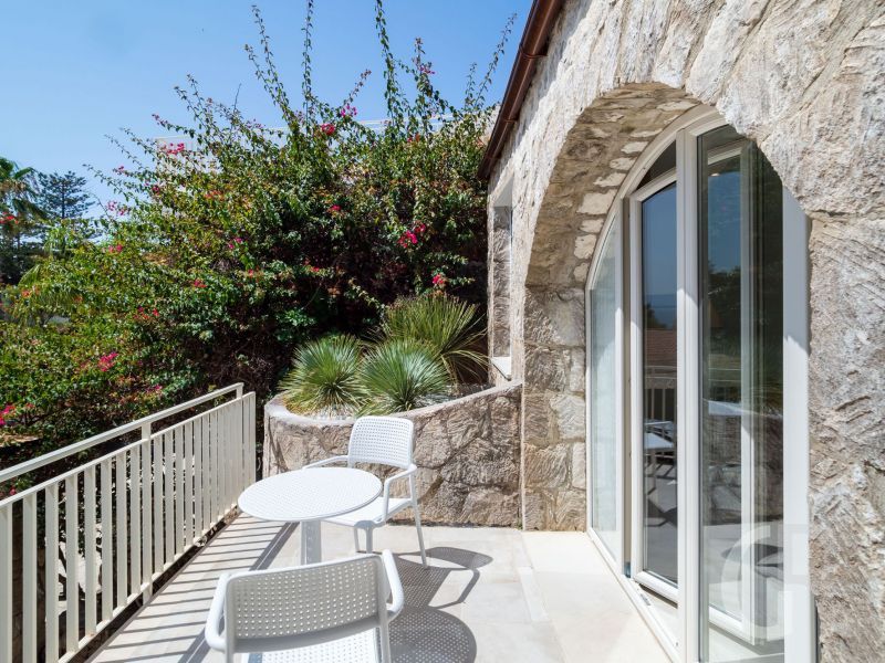 villa-maddalena-weitere-terrasse.jpg