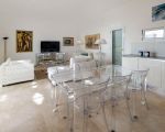villa-mare-dentro-wohnzimmer-mit-esstisch.jpg