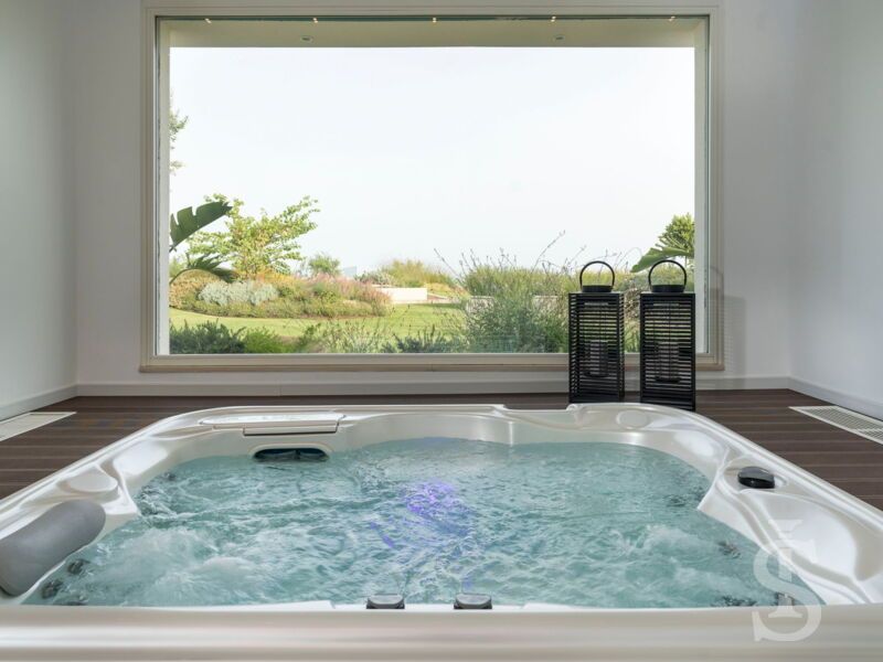 villa-meravilla-wellness-mit-whirlpool.jpg