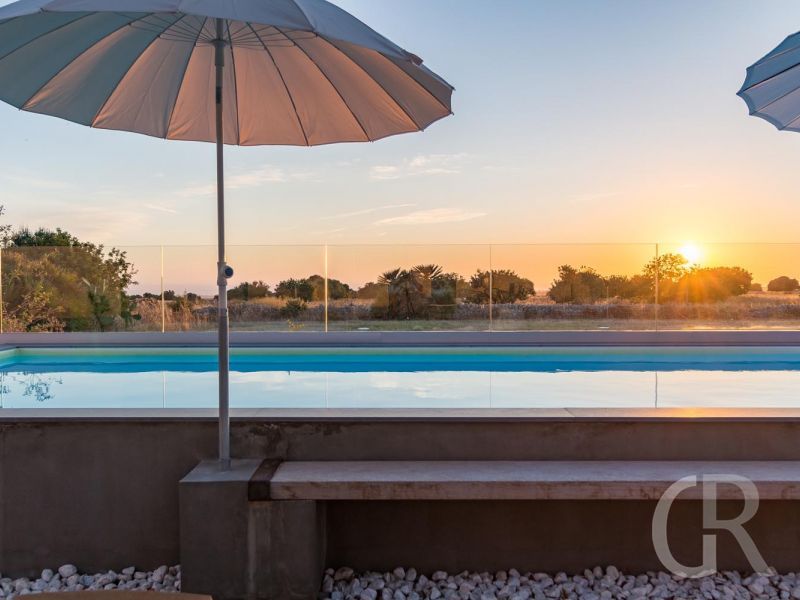 villa-persefone-abendstimmung-am-pool.jpg