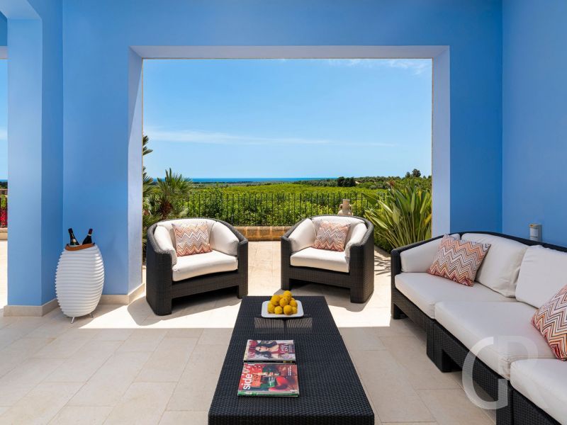 villa-pigna-blue-schoene-sitzmoebel.jpg