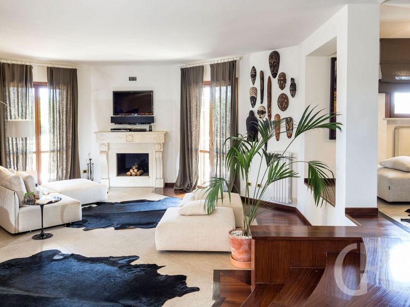 villa-profumo-wohnzimmer-mit-sofa.jpg