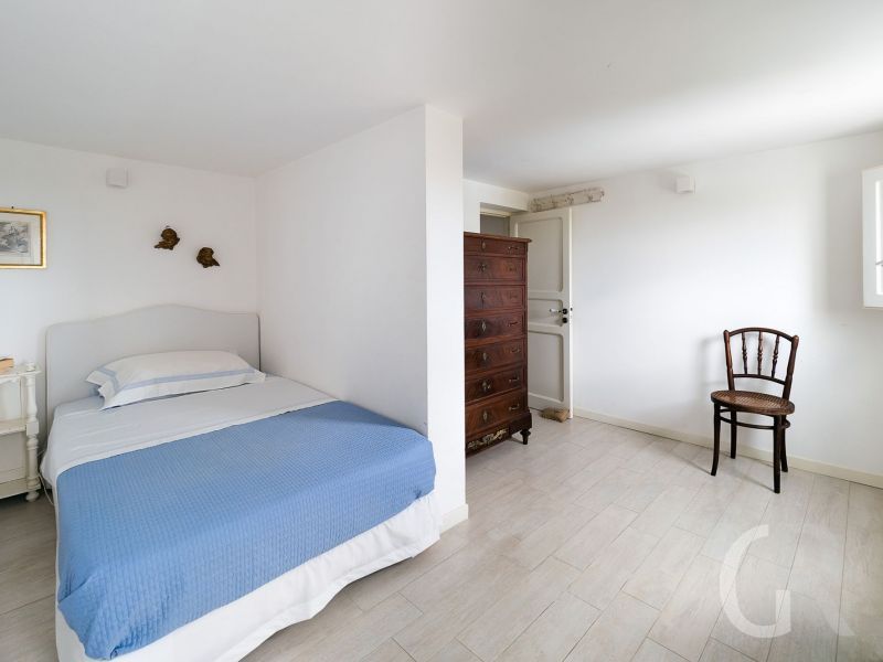 villa-ritrovato-grosses-doppelbett.jpg