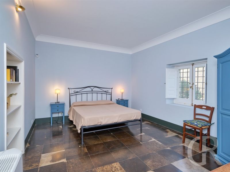 villa-scifazzo-schlafzimmer-mit-doppelbett.jpg