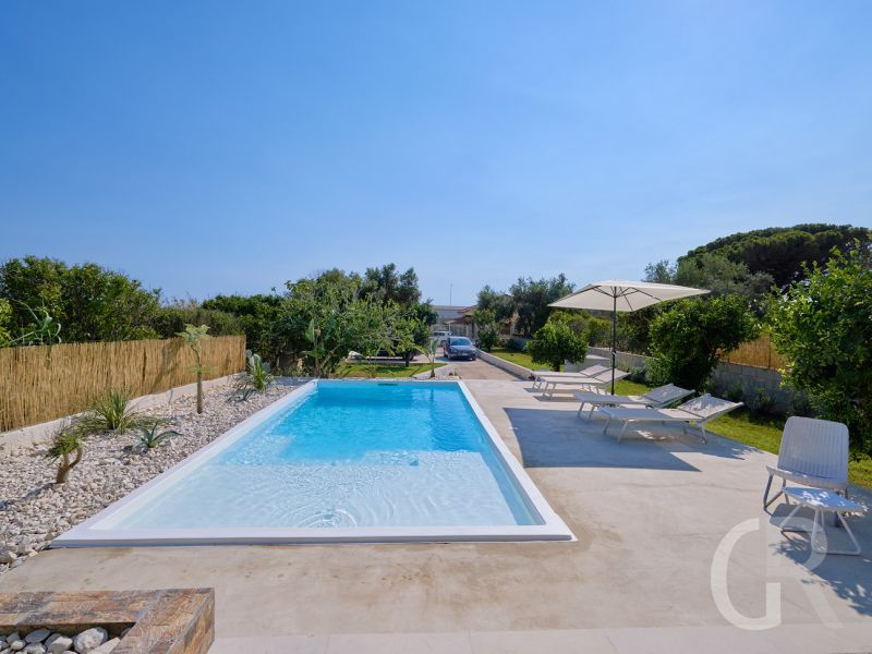 villa-teti-blick-auf-den-pool.jpg