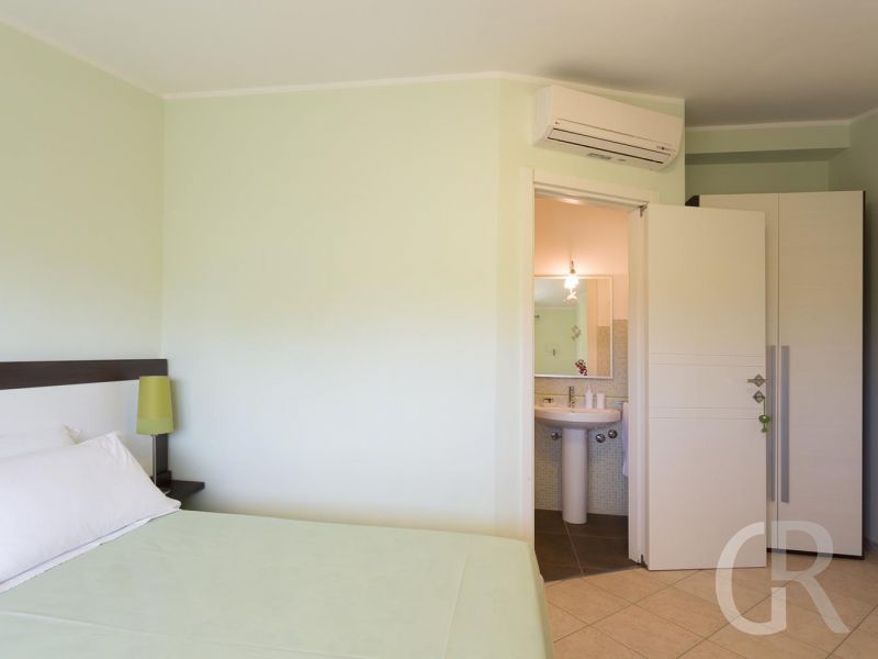 villa-timparosa-schlafzimmer-mit-bad.jpg