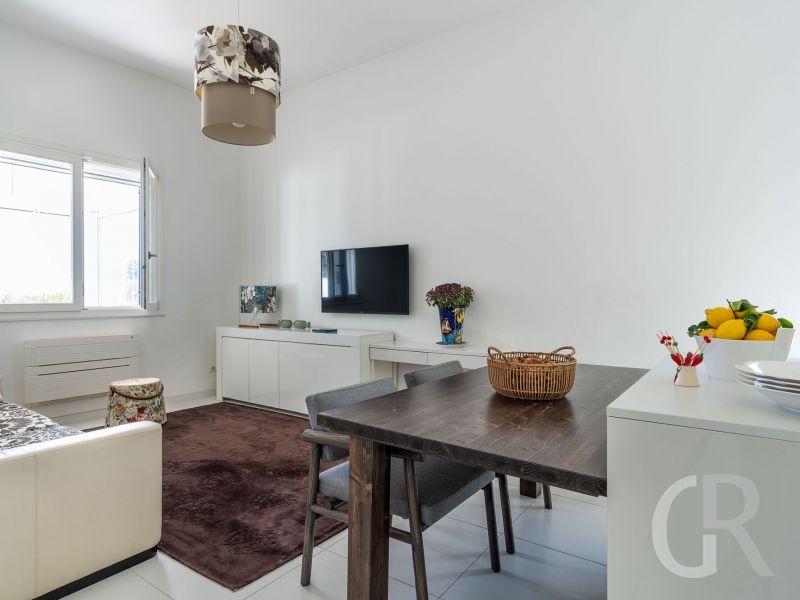 caponegro-blick-in-den-wohnraum.jpg