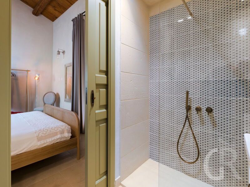casa-ninetta-blick-ins-bad-und-schlafzimmer.jpg