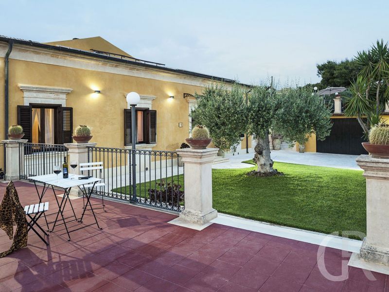 ferienhaus-carolina-grosse-terrasse.jpg
