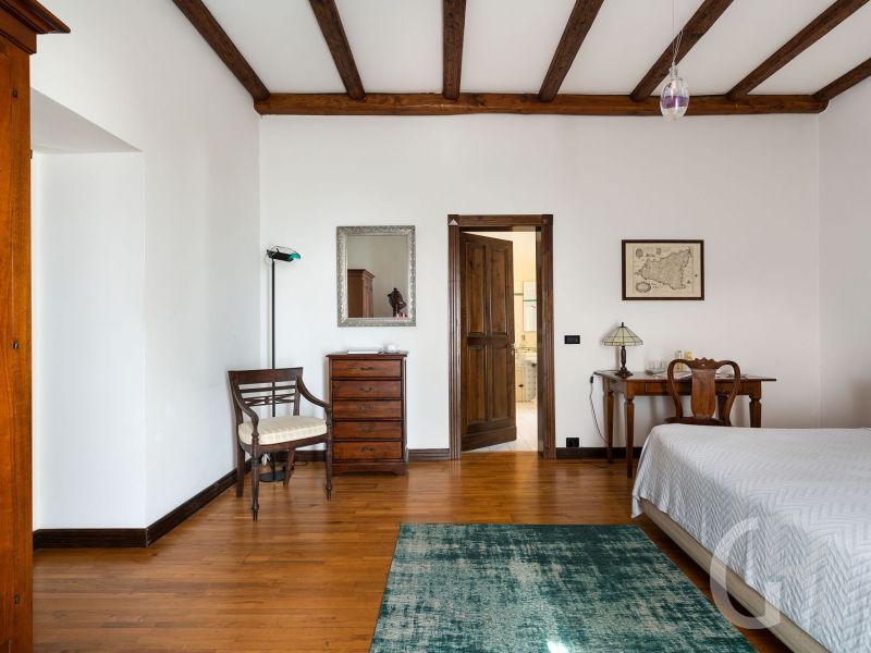 ferienhaus-la-rosa-grosser-schlafbereich.jpg