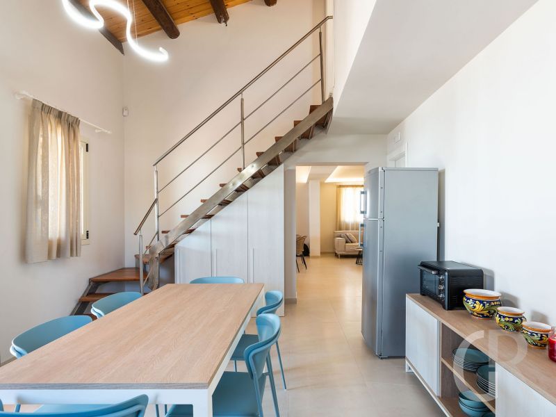 ferienhaus-mare-del-sud-esszimmer.jpg