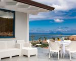 ferienwohnung-ambra-grosse-terrasse-mit-meerblick.jpg