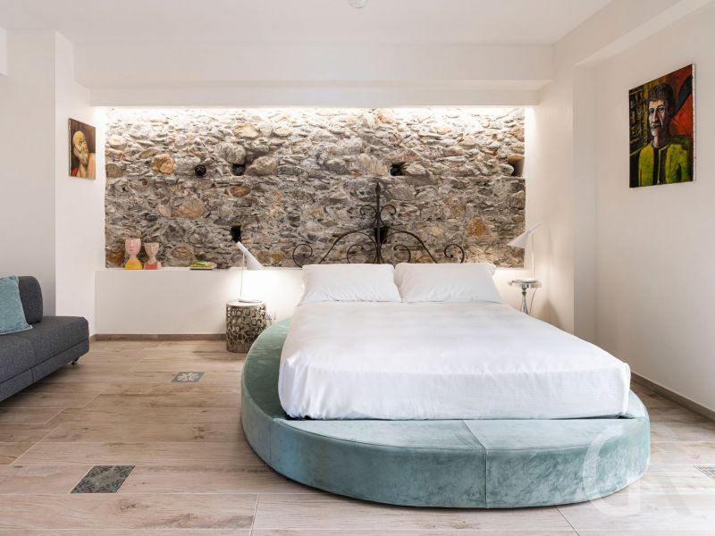 ferienwohnung-peppina-grosses-bett.jpg