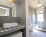 ferienwohnung-pitagora-waschbecken-im-duschbad.jpg