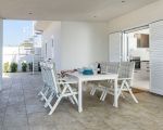 ferienwohnung-sirena-ueberdachte-terrasse-vor-dem-haus.jpg
