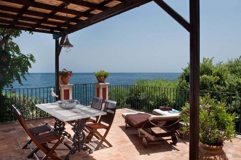 ferienwohnung-torre-archirafi-terrasse-am-meer-63d783d7