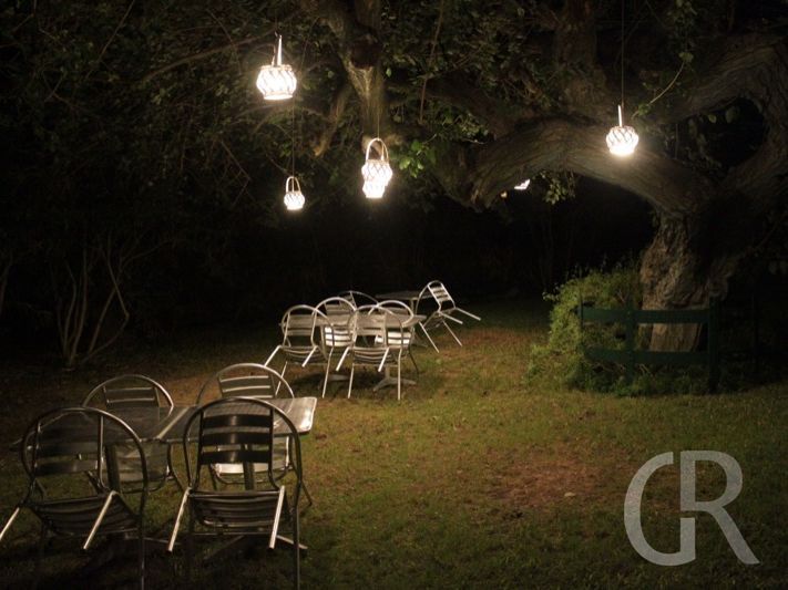 ferienwohnungen-catania-aussenberecih-am-abend.JPG